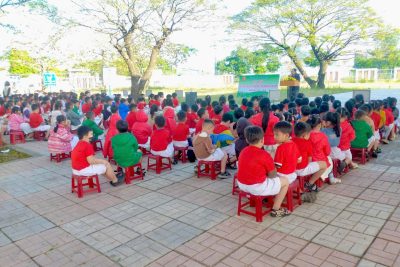 Liên đội tổ chức tuyên truyền luật trẻ em và các văn bản liên quan đến trẻ em.